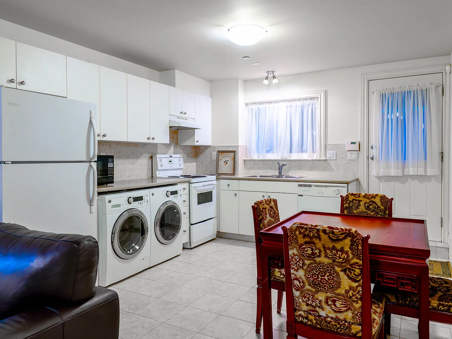 2 bed, 800 sqft, $2,780 — Photo 3