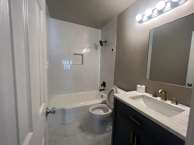 4936 E Haskell Pl — Photo 9