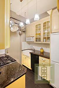 2nd image of 1040 Park Ave #12G1