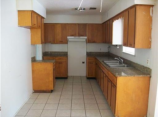 4th image of 3617 Meadowlark Dr