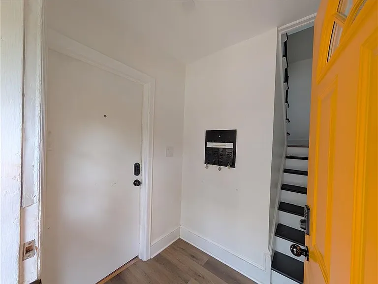 1761 John Calvin Ave #1 — Photo 3