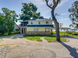 900 Harbor Terrace Ter N, Tavares, FL 32778