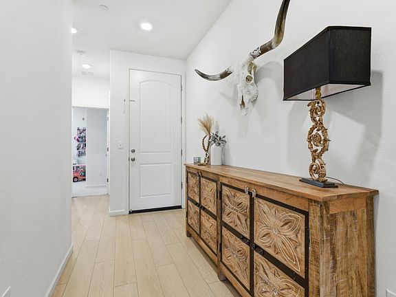 5th image of 2923 Kings Way