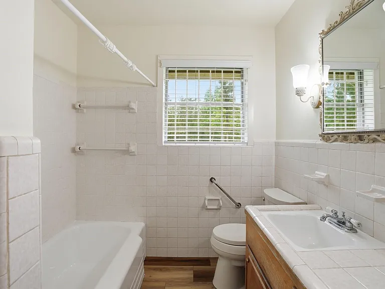 10240 Post Oak Dr — Photo 37