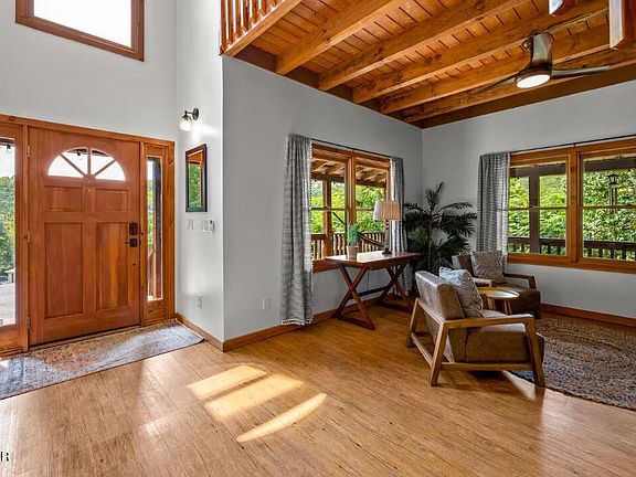 5th image of 2489 Upper Middle Creek Rd