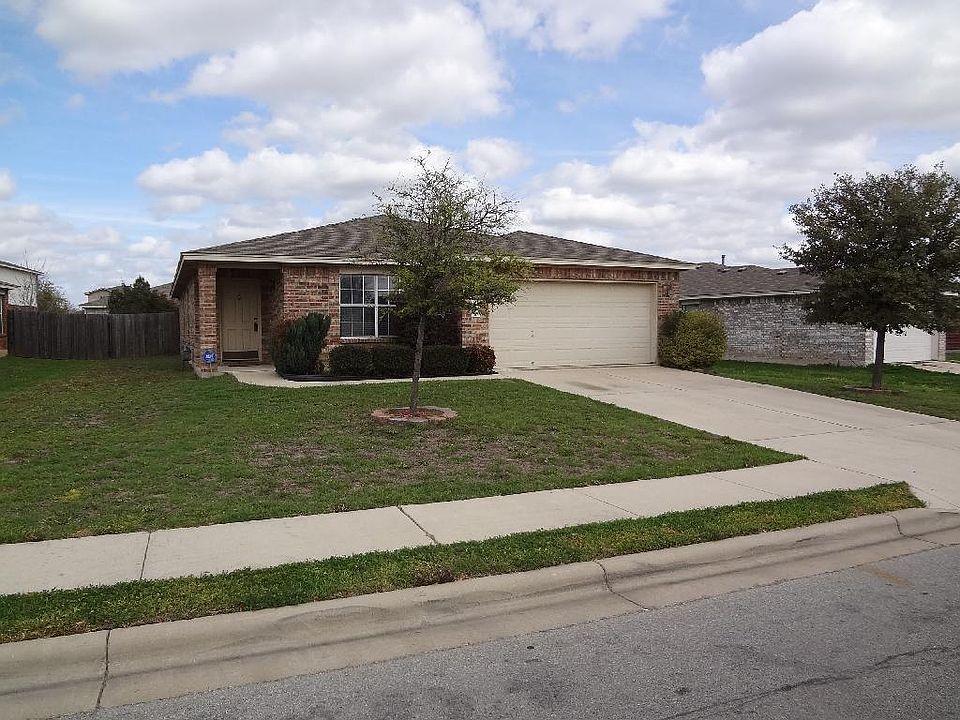 1st image of 301 McCarthur Dr