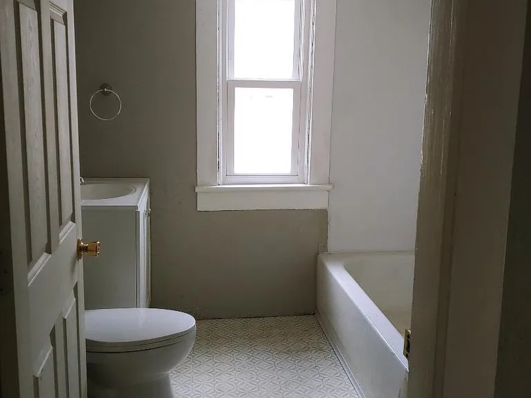 1718 Saint Marys Ave — Photo 7
