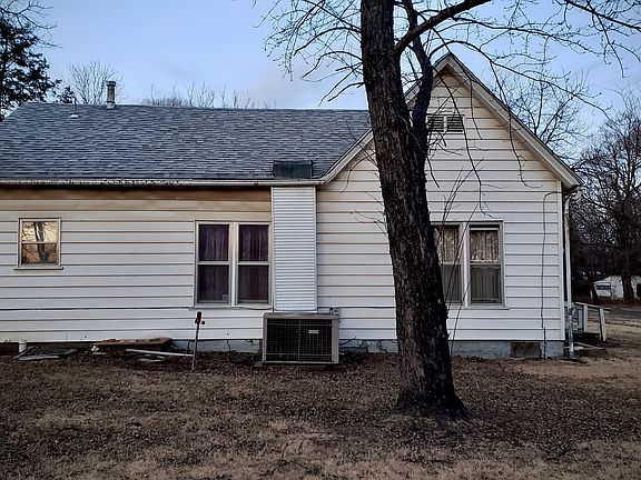 4th image of 309 N Severy Ave