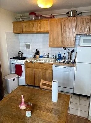 Studio, $2,300 — Photo 4