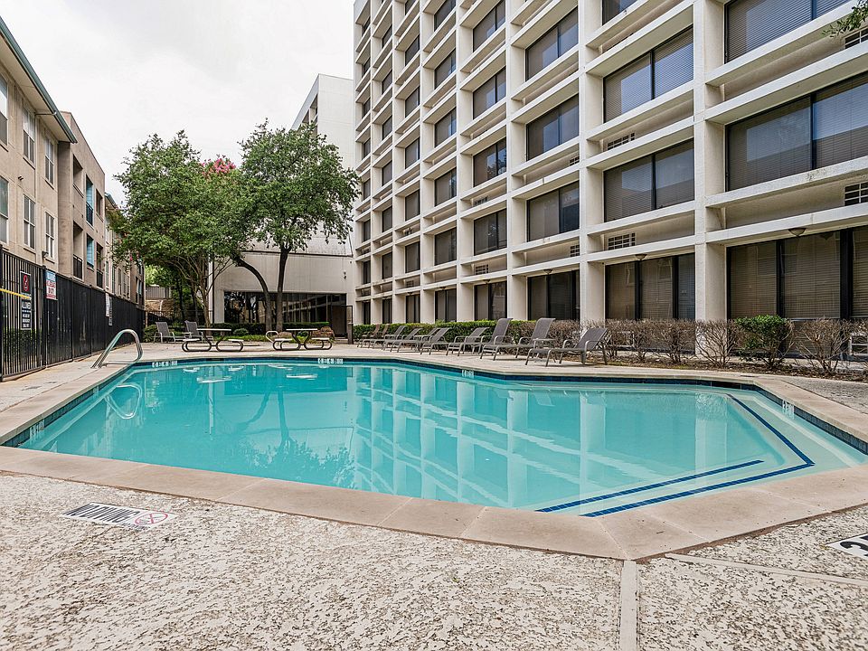 Sparkling Swimming Pool