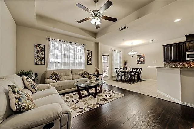 4651 Penelope Ln — Photo 10
