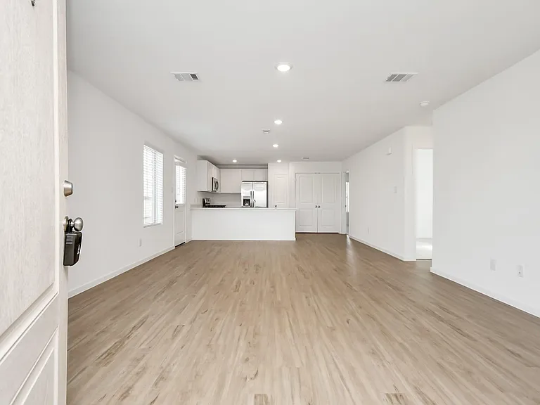 1615 Windrose Bnd — Photo 5