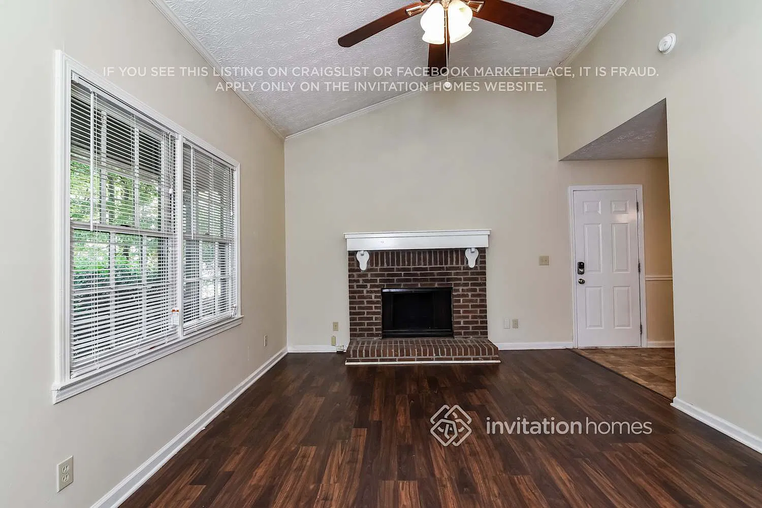 814 Marthas Dr Lawrenceville, GA 30045 — Photo 3