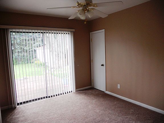 4th image of 28763 Grandon St