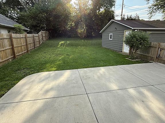 4th image of 3642 S 91St STREET