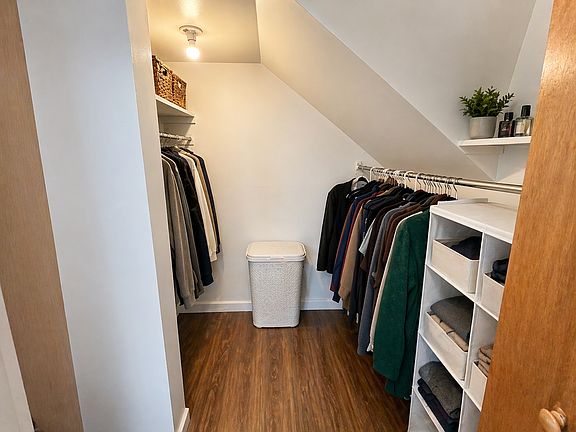 5th image of 515 Walnut St APT 11
