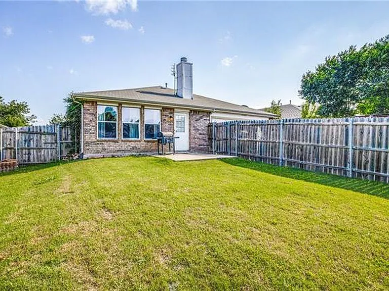 12466 Shepherds Hill Ln — Photo 2