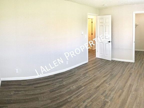 4th image of 1805 Parker Cir #B