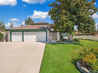 1104 Versailles Cir, Riverside, CA 92506