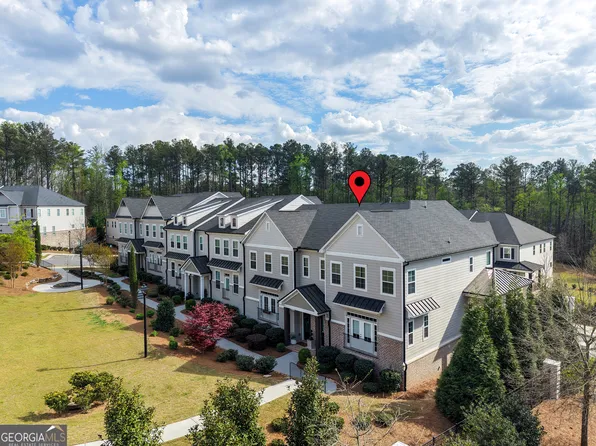 10055 River Rock Dr, Roswell, GA 30076