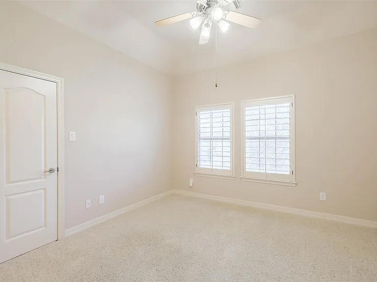 12411 Santiago Cove Ln — Photo 42