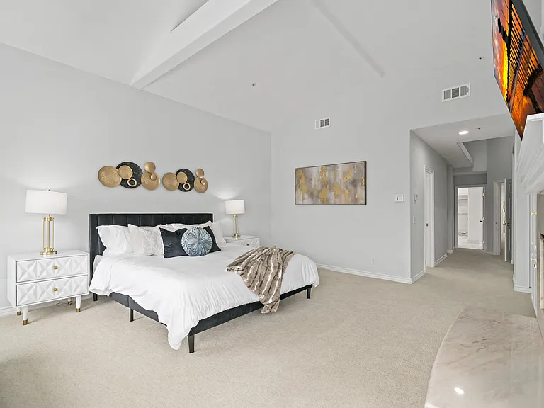 3972 Humboldt Dr — Photo 43