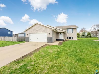 835 E Jesse Ct, Tea, SD, 57064