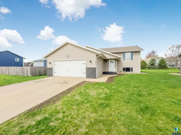 835 E Jesse Ct, Tea, SD 57064