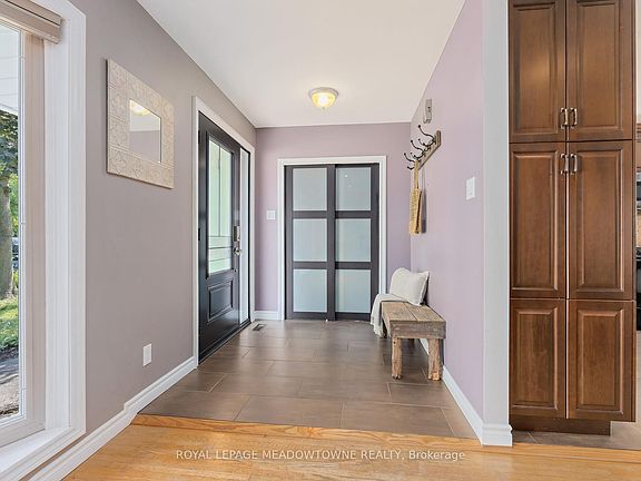 4th image of 33 Fagan Dr