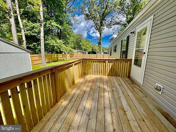 4th image of 211 N Lake Dr