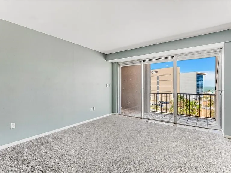 520 S Chaparral St #501 — Photo 6