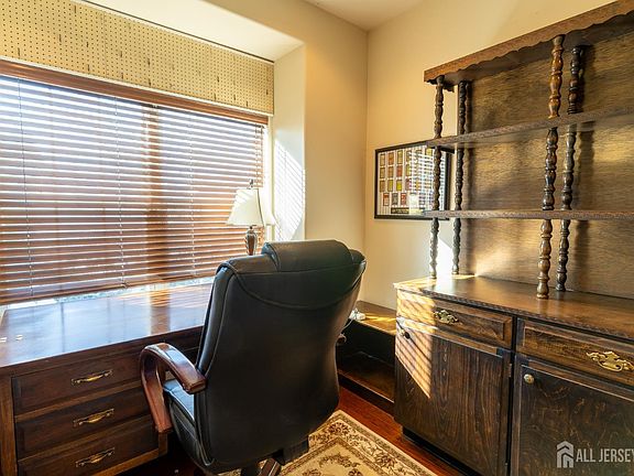 4th image of 130 Orleans Rd