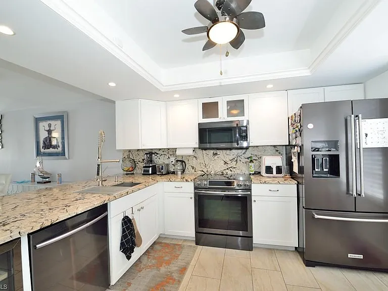 878 Meadowland Dr #B — Photo 8