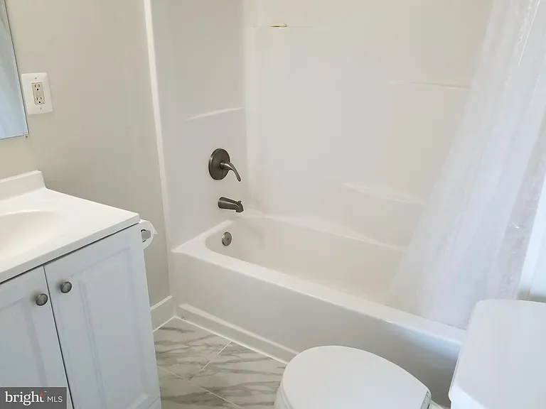 11306 Willow Green Cir — Photo 4