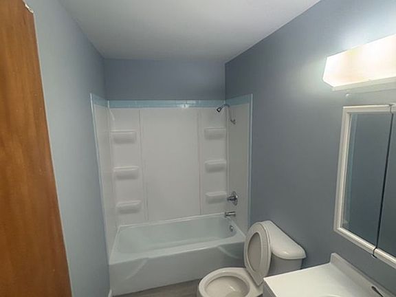 4th image of 7217 N University St #C23