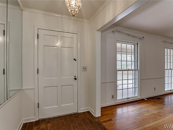 5th image of 408 35th Ave E