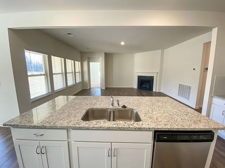 38 Crown Way — Photo 12