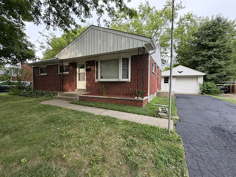 2624 Ferncliff Ave — Photo 1