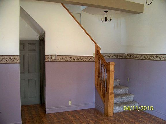 3rd image of 131 S Cherry St