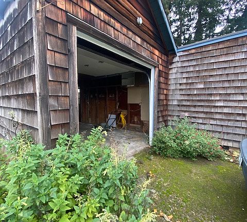 Single car garage