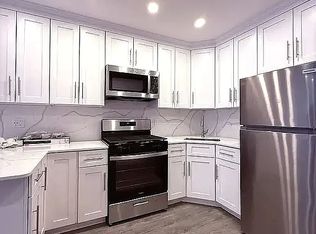 22-76 Steinway St #3R, Astoria, NY 11105