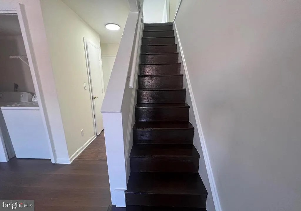 3 bed, 1.0 bath, 1944 sqft, $1,800 — Photo 4