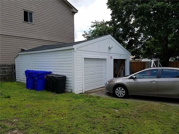 3rd image of 42 Garfield St