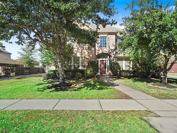 2nd image of 11330 Lakewood Field Ct