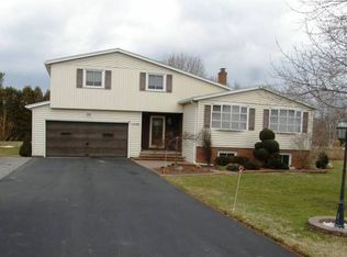 1226 Penfield Center Rd, Penfield, NY 14526