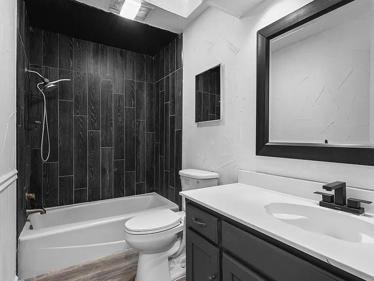 5351 Northridge Blvd — Photo 10
