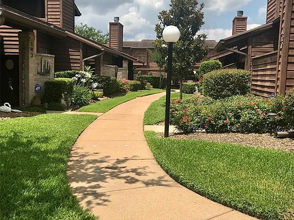 4th image of 2611 Grants Lake Blvd