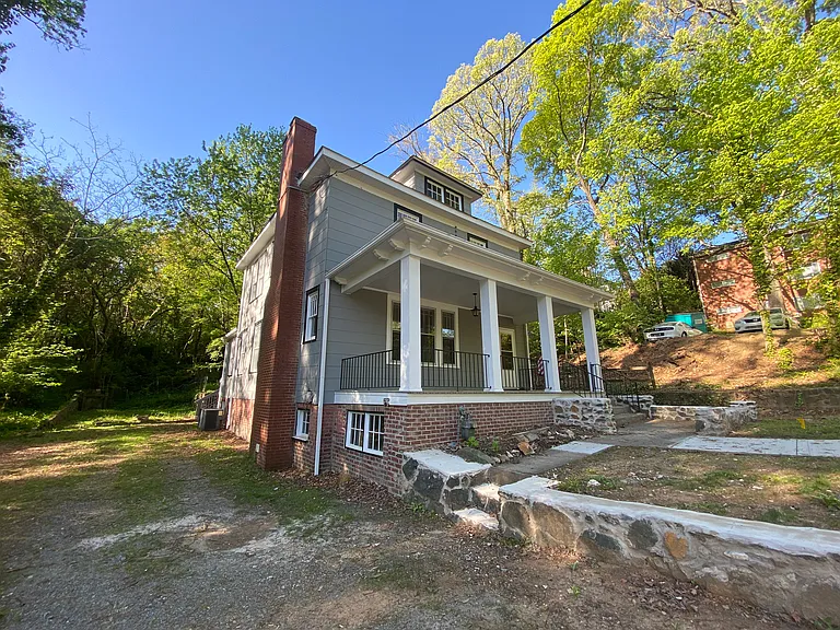 1912 Elizabeth Ave — Photo 2