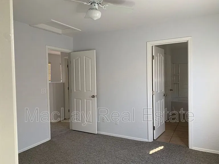 5809 E Hampton Ave — Photo 11