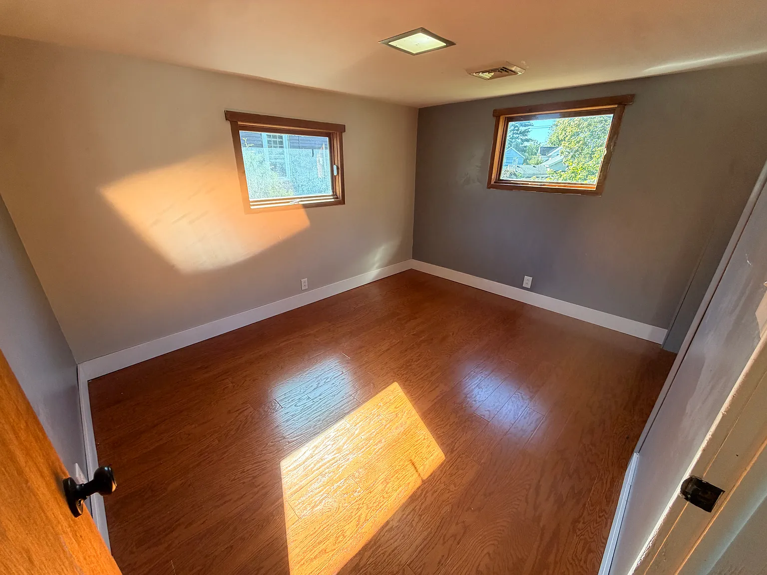 2 bed, 900 sqft, $1,200 — Photo 4